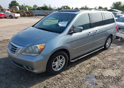 2008 Honda Odyssey Touring z USA, uszkodzony, nr VIN 5FNRL38828B083308